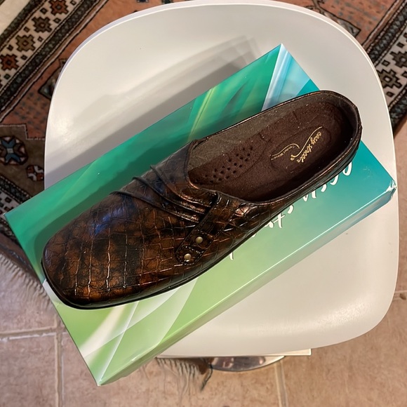 Slip on shoes - Picture 2 of 4